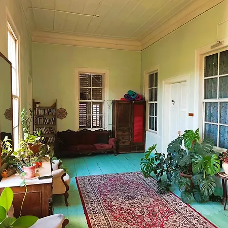 Lotus Garden Hostel Izmir-3